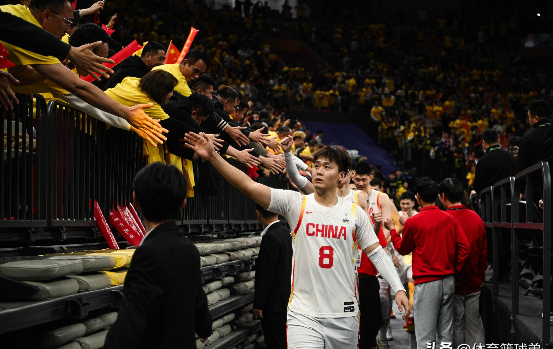  集结日浙江稠州备战欧联阿贾克斯清晨篮板制胜，布鲁克林篮网防线松动备战足总杯都惊呆了